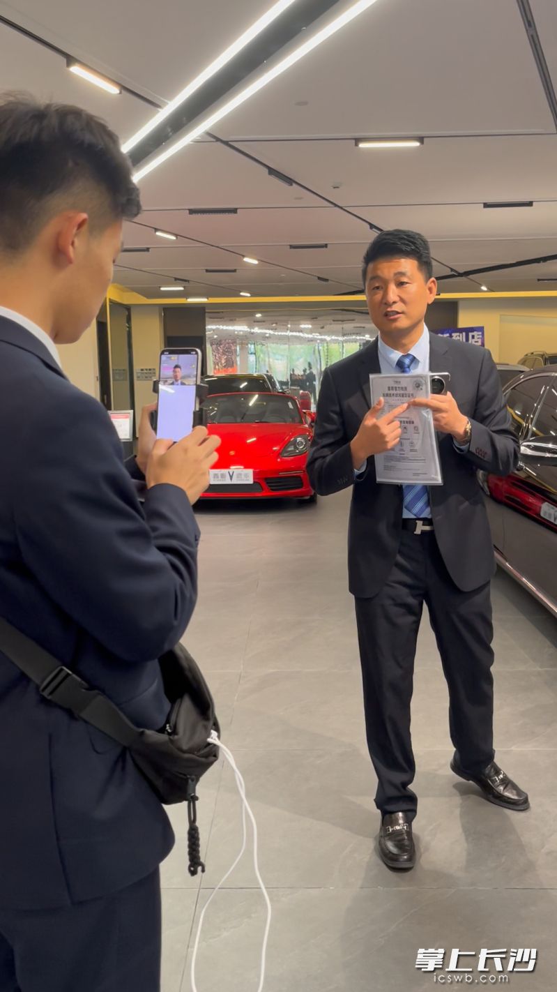 直播成了星哥最日常的工作。均为长沙晚报全媒体记者颜家文 摄