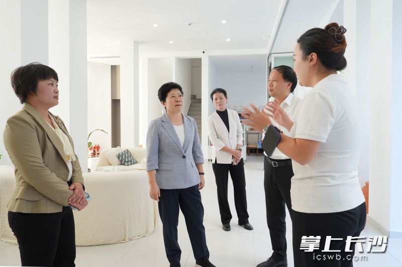 三亚市天涯小镇考察现场。