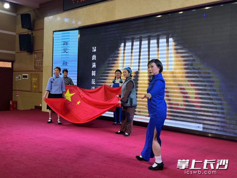雨旸艺术团带来的经典京剧选段，将现场气氛推向高潮。