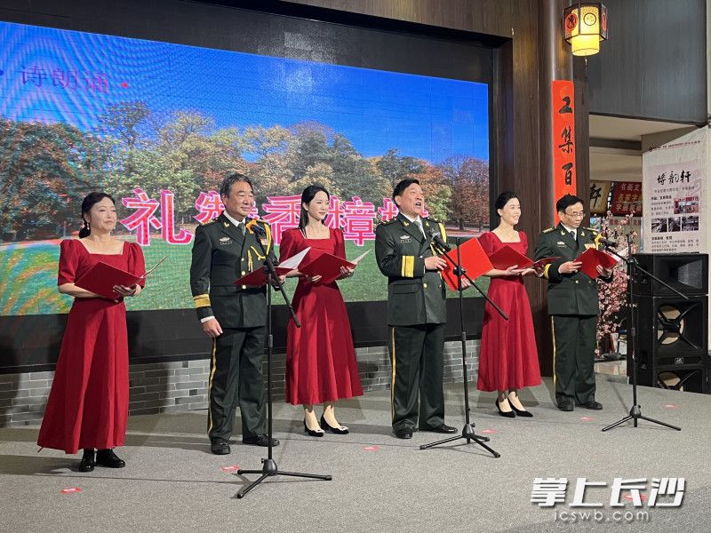 现场全区新时代文明实践中心和各街镇文明实践所、站、基地选送的优秀原创节目精彩上演。