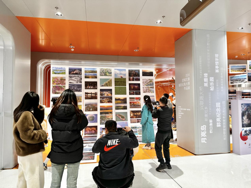“流光溢彩 如画望城”2024望城文旅摄影征集大赛线下展览开幕（唐丽 供图）