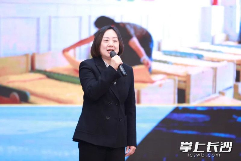 长沙市教育局幼儿园原园长张洁宣讲。