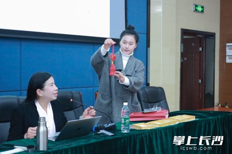 长沙市非遗保护中心启动“大师进大学”系列活动。均为通讯员供图