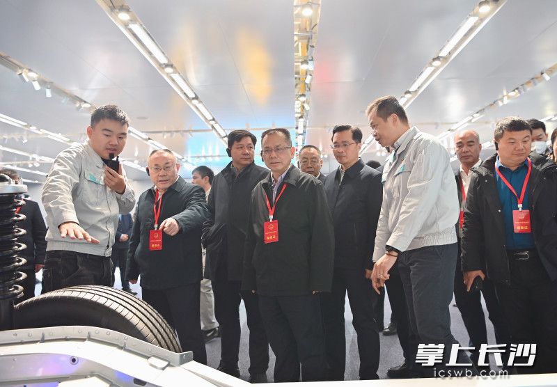 视察调研现场。 长沙晚报通讯员 张圣贺 摄