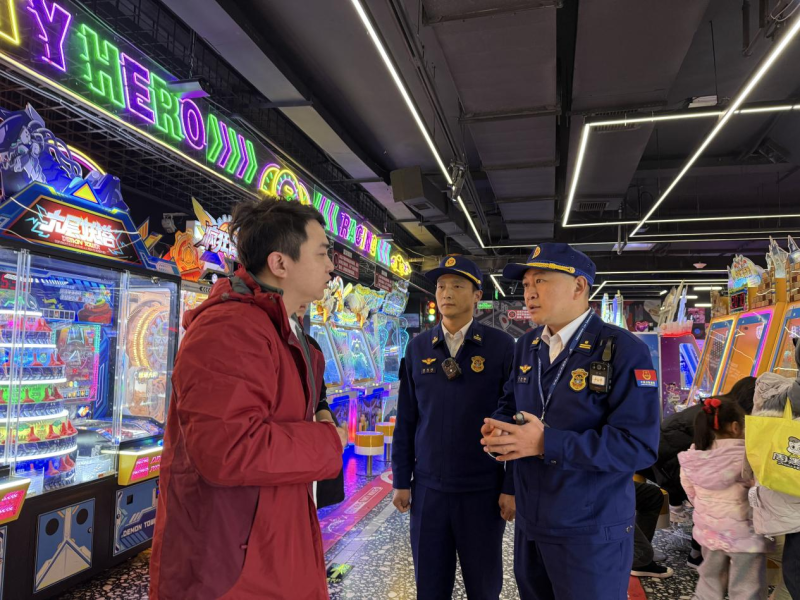 芙蓉消防在重点场所进行夜查。 均为长沙晚报通讯员 谢梦嘉 摄