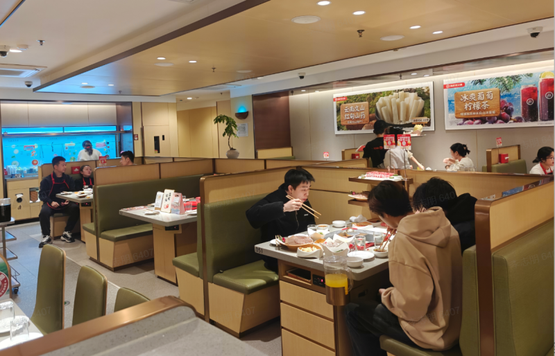 海底捞长沙区域跨年夜的订餐量超过6000桌。