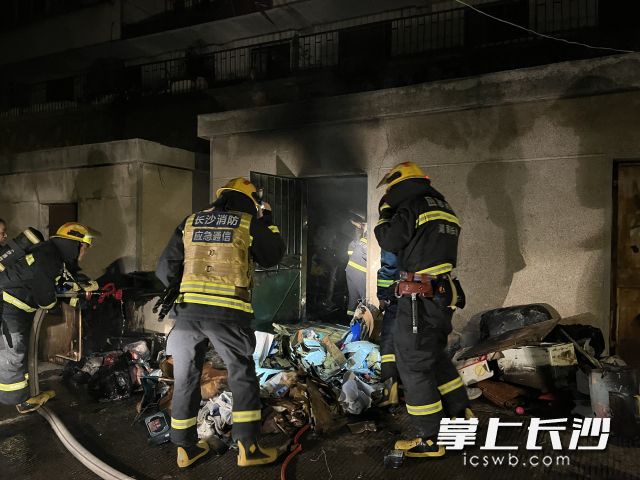 杂物间明火被扑灭。 均为受访者供图