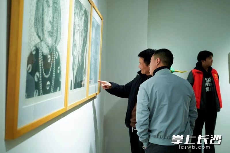 长沙广电艺术空间观展现场。