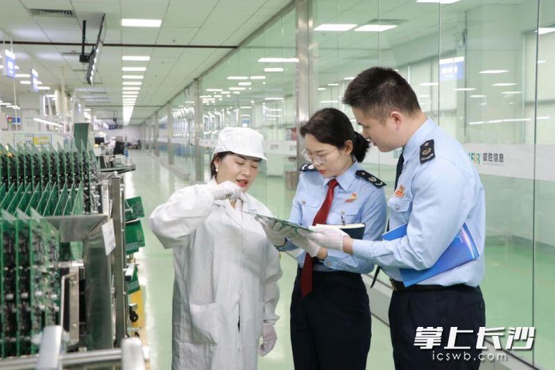 税费优惠“活水”加速流向经营主体，推动经济运行持续好转、内生动力持续加强。 均为通讯员供图