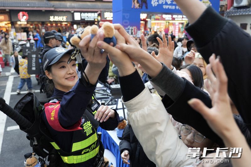 1月10日，坡子街派出所举行警营开放日活动。 均为长沙晚报全媒体记者邹麟摄