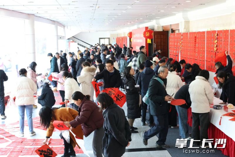 长沙市新时代新春联“百千万”艺术工程暨“强基工程”文艺助力基层精神文明建设行动（市直机关专场）现场。