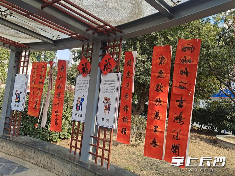 这次活动中所书写的作品，将赠送给辖区群众。