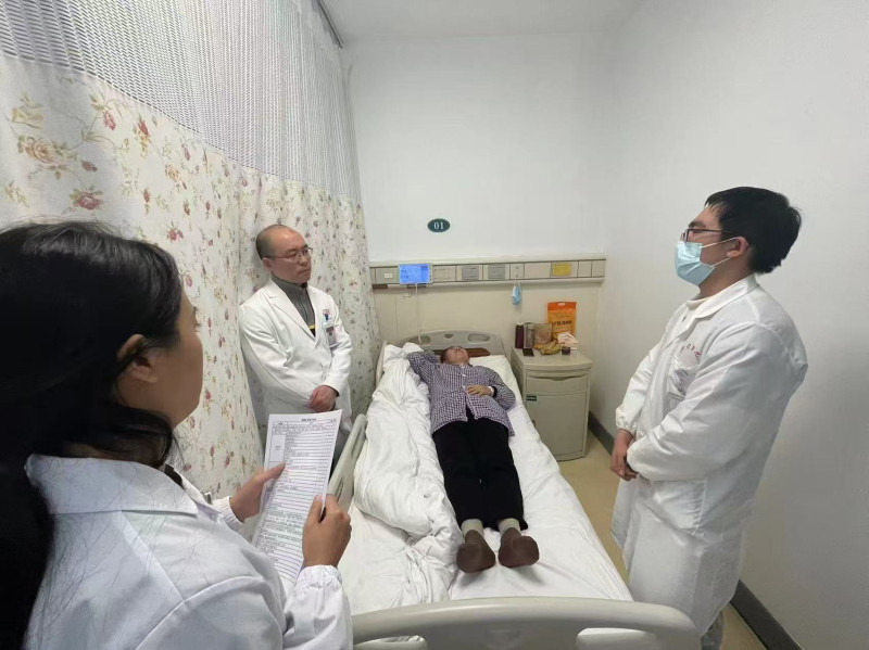 黄耿文教授团队长期关注胰腺坏死组织感染这一问题。长沙晚报通讯员 宁彩虹 摄