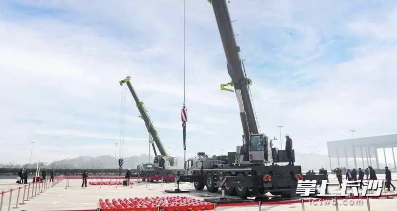 主机静态展示区。