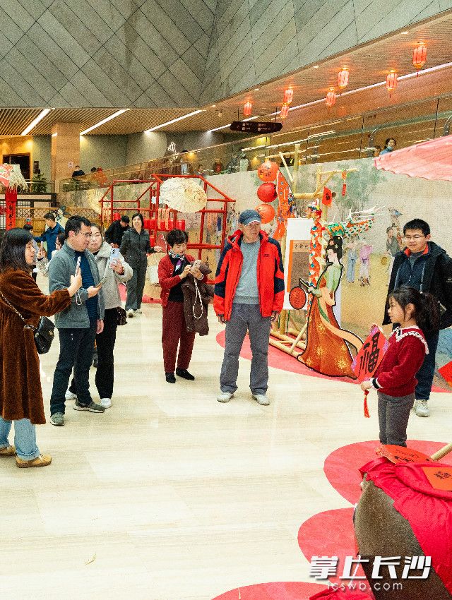 长沙博物馆内新春年景。 长沙晚报全媒体记者 董阳 摄 长沙博物馆内新春年景。 长沙晚报全媒体记者 董阳 摄