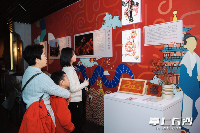 蛇年新春非遗特展。