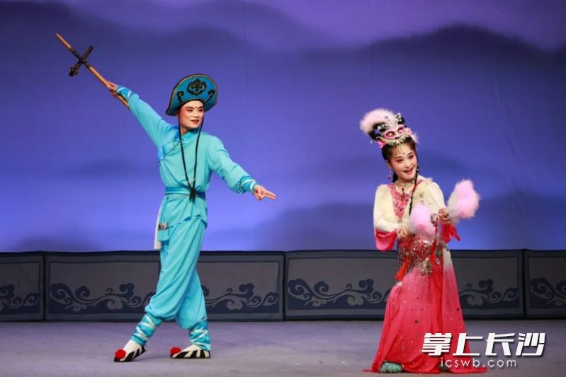 花鼓小戏《刘海砍樵》是长沙花鼓戏代表作《大砍樵》中的一折。  均为长沙花鼓戏保护传承中心供图