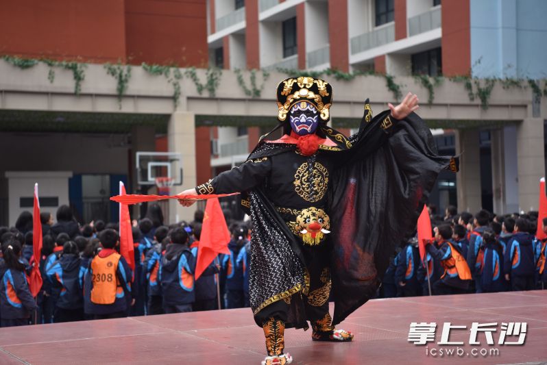 长沙中小学开学第一课融入非遗文化。长沙非遗馆供图