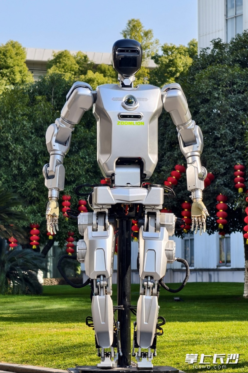 中联重科研制的人形机器人。