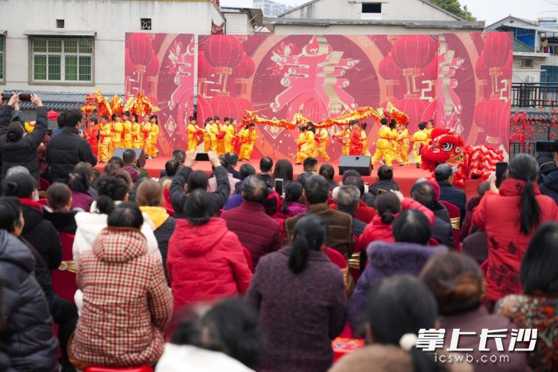 高塘岭元宵节活动现场。