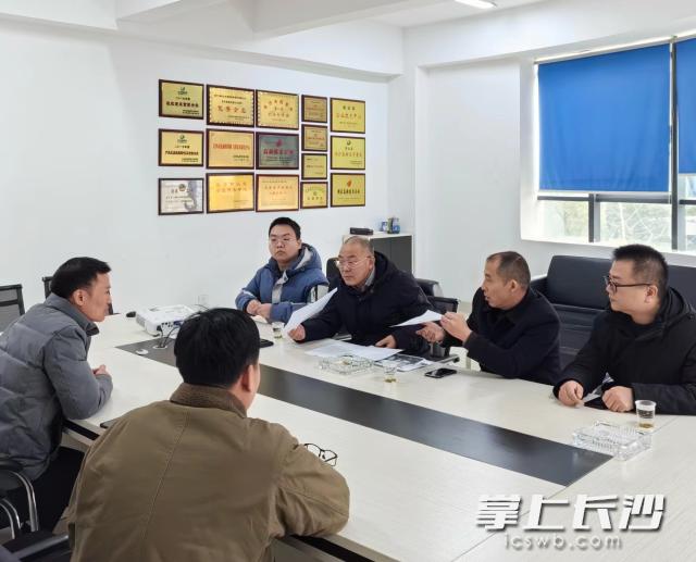深入企业开展节后复工复产安全检查和指导服务。均为长沙晚报通讯员 向玲娅供图