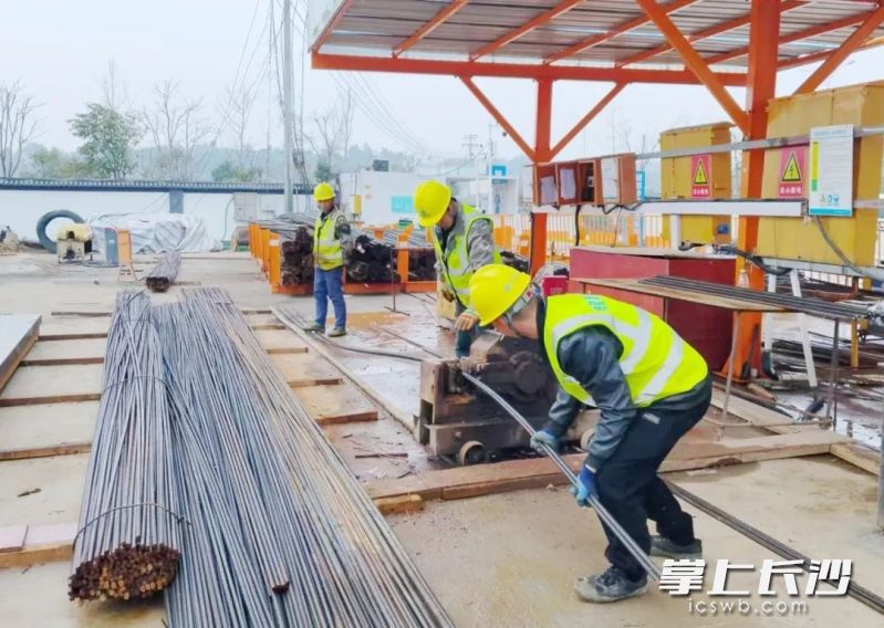 人民港排渍泵站建设现场。
