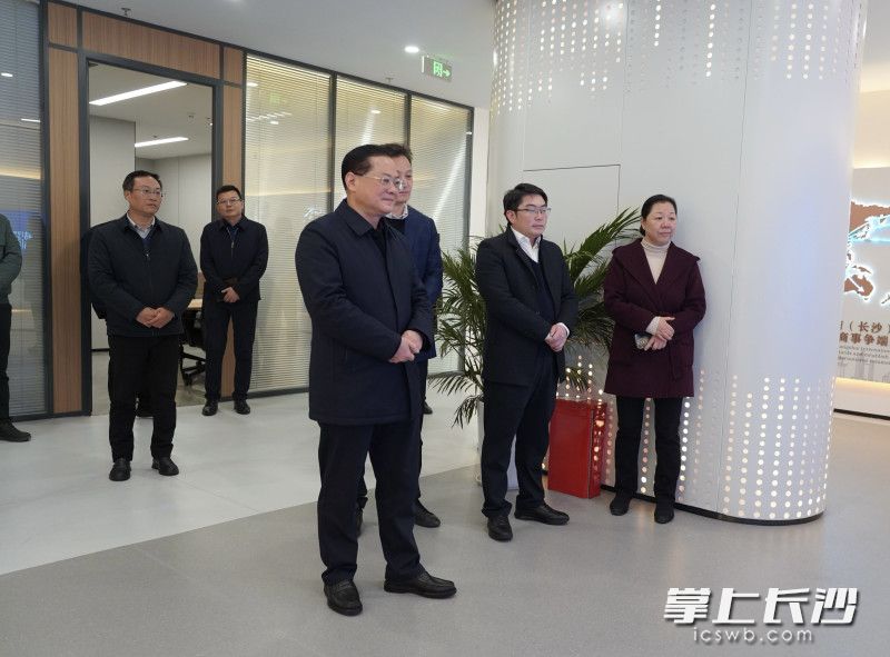 18日上午，市委常委、市委政法委书记张敏带队调研湖南（长沙）涉外中央法务区建设。 长沙晚报通讯员 袁帅 摄