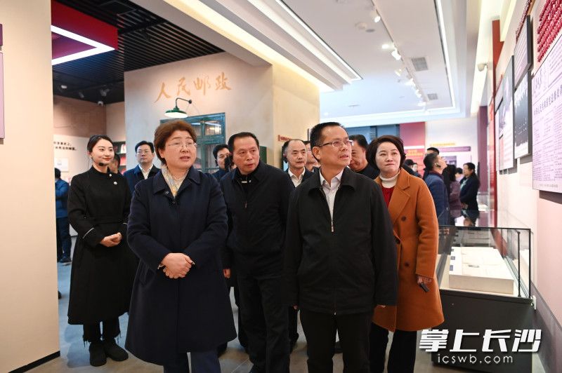 19日，邵阳市人大常委会来长考察。 长沙晚报通讯员 张圣贺 摄