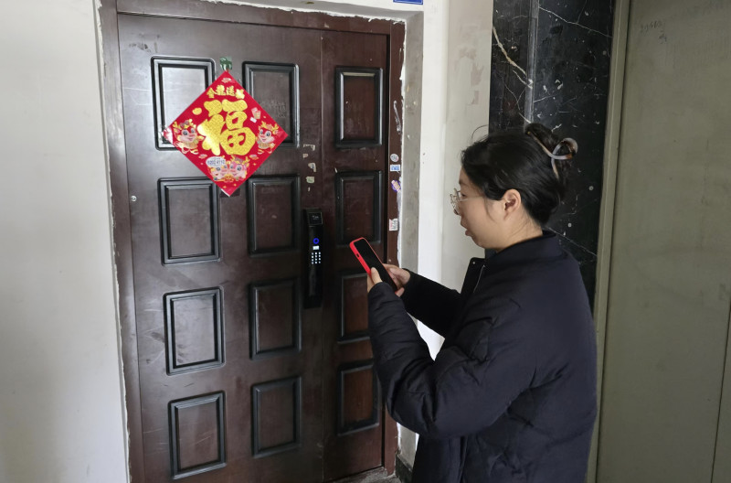 黎小雨老师前往学生家中查看情况。长沙晚报通讯员 向冰彬 阳小强 供图