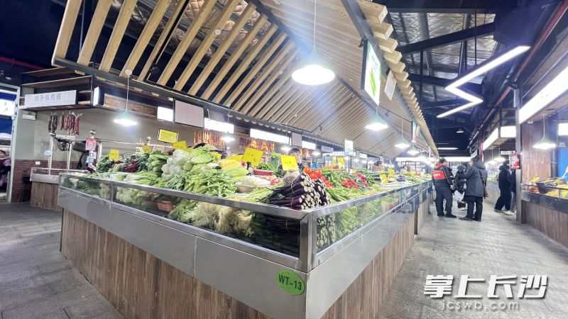 新《条例》的实施将为食品经营“三小”主体提供更宽松的营商环境。 长沙晚报全媒体记者 周辉霞 摄