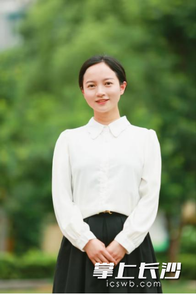 长沙市芙蓉区育才双新小学教师 梁莎