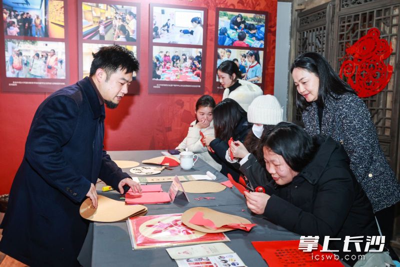 长沙剪纸技艺传习。 长沙剪纸技艺传习。