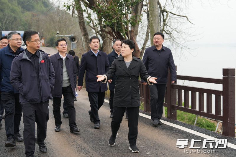 天心区暮云街道暮云新村调研现场。