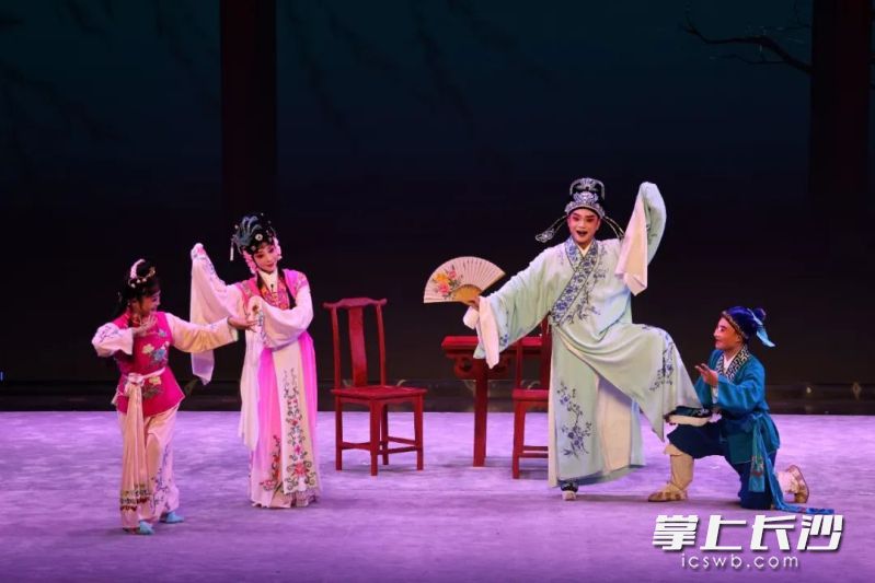 花鼓小戏《访友》   均为长沙市花鼓戏保护传承中心供图