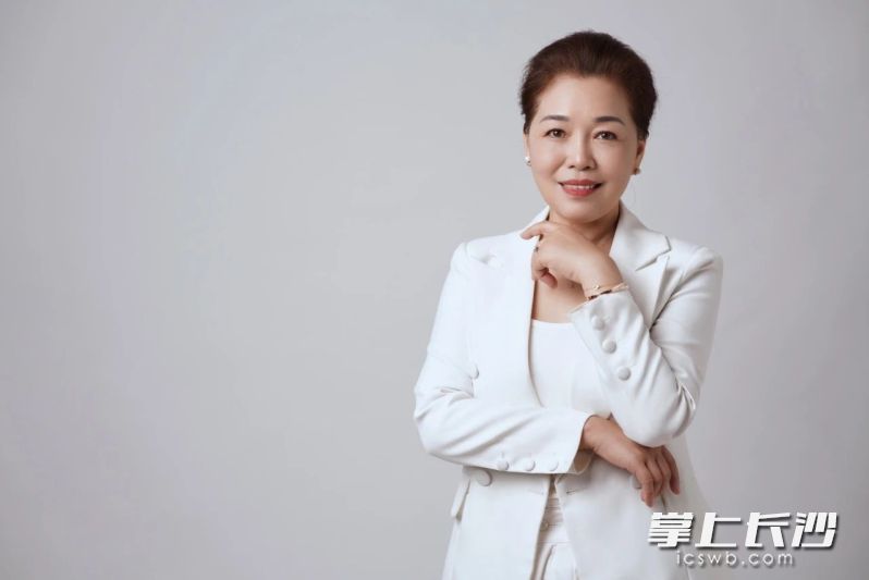 李艳