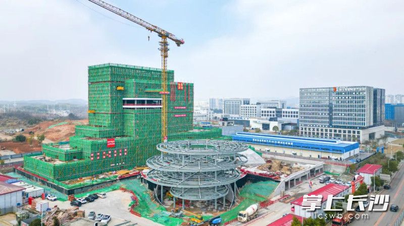湖南智能网联产业服务中心项目正在施工。 均为通讯员供图