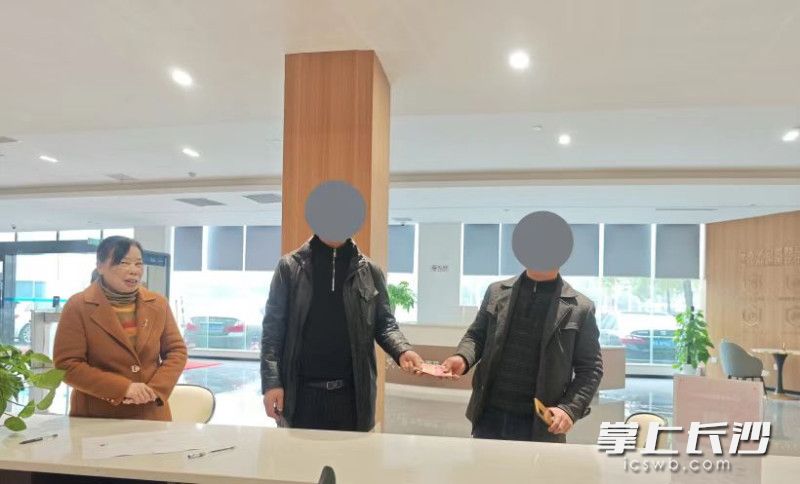 罗先生与陈先生在金牌调解员汤敏芝的主持下达成和解。