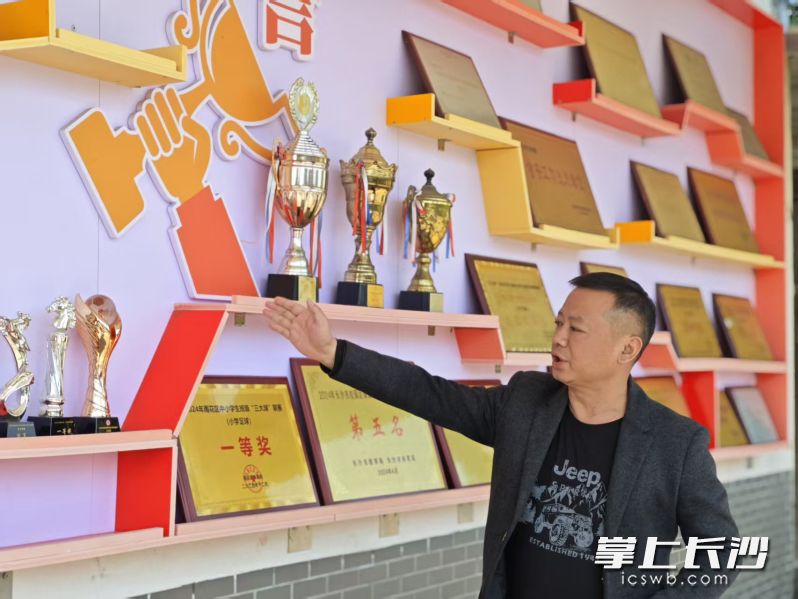 每一块奖牌后，都有一个生动的校园成长故事。