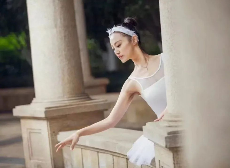 唐婷，毕业于北京舞蹈学院芭蕾舞舞蹈教育专业，北京奥运会闭幕式助理编导。均为长沙群艺馆供图