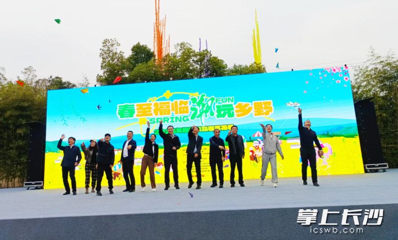 活动现场，放飞心愿。