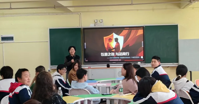 长沙市天心区关工委联合长沙市新城学校举办家长大讲堂活动。通讯员供图