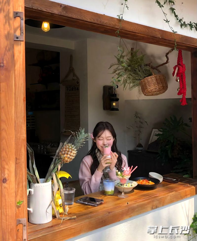 消费者打卡森屿食堂的“漂亮饭”。 餐厅供图