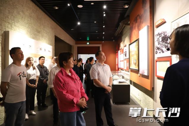 参观杨开慧纪念馆。