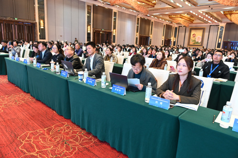 3月28日至30日，由教育部职业教育发展中心主办、高等教育出版社承办的全国中等职业学校公共基础课课程教学改革培训在武汉举行。照片由学校提供