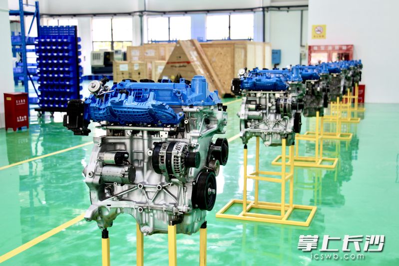 鸿鹏G150汽油活塞发动机。 鸿鹏G150汽油活塞发动机。