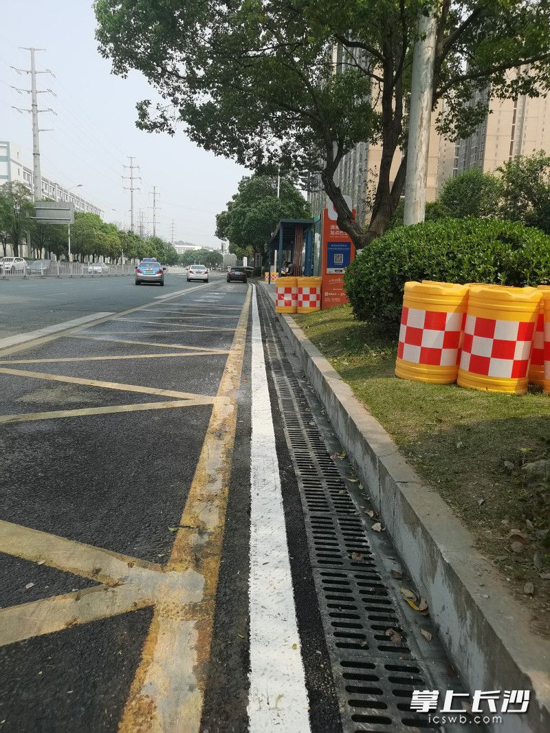 环保东路(圭白路至振兴路段)内涝问题得到解决。 均为 通讯员 陈静 摄 环保东路(圭白路至振兴路段)内涝问题得到解决。 均为 通讯员 陈静 摄