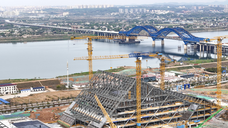 科学交流中心提前58天完成了主体结构封顶，标志着湘江科学城首开区“五大建”主体结构已全面完成封顶。均为通讯员 郭天祥 蹇瑞泽 供图