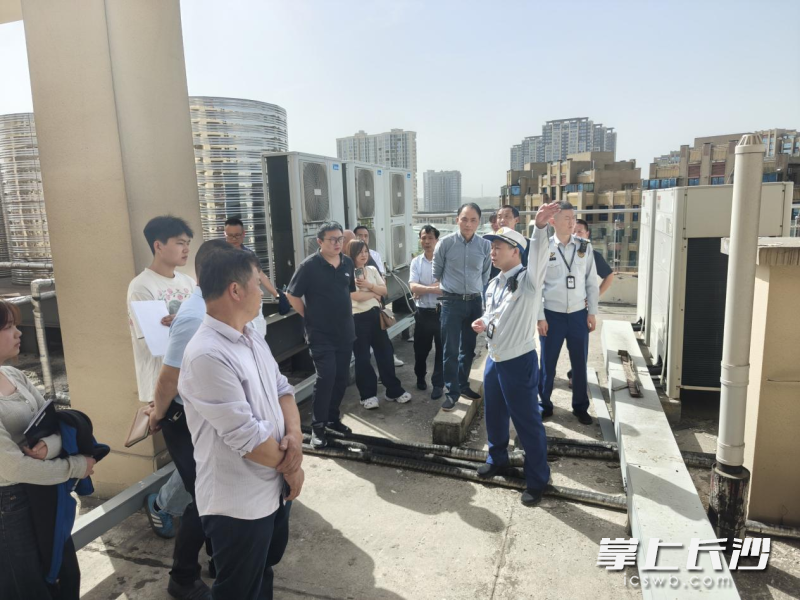 宁乡创新开展养老服务机构集中培训，在检查的同时开展培训。通讯员 刘宇翔 摄