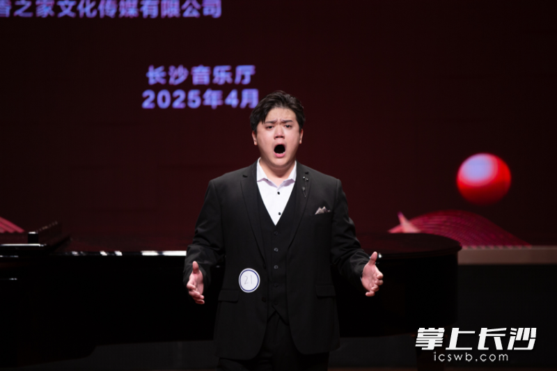 初赛歌手风采。 均为主办方供图 初赛歌手风采。 均为主办方供图