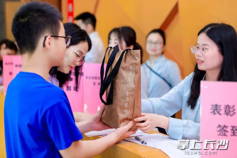 读者参与活动。 均为通讯员供图
